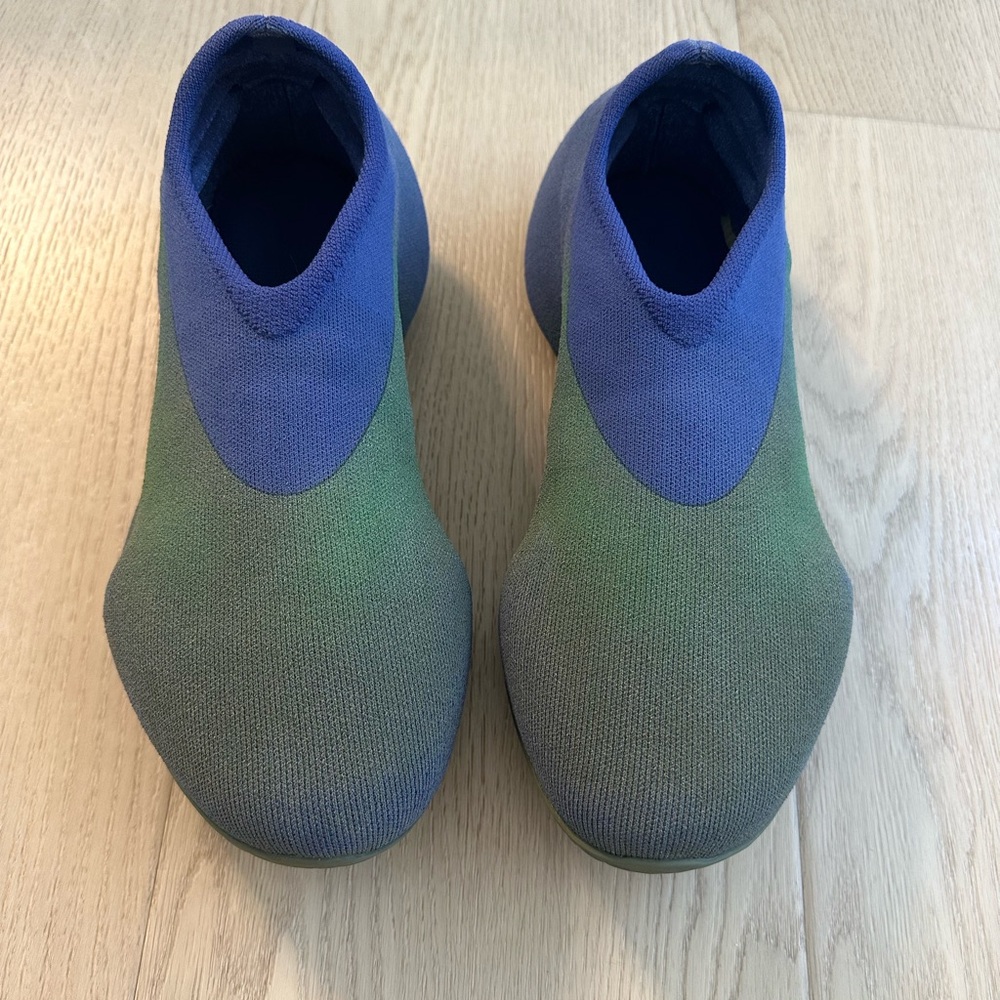 ADIDAS YEEZY
YEEZY Knit Runner "Faded Azure" sneakers